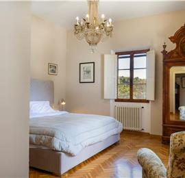 8 Bedroom Villa with Pool near Certaldo, Tuscany, Sleeps 14 - 15